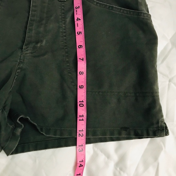 Ladies olive green khaki shorts - Picture 6 of 6